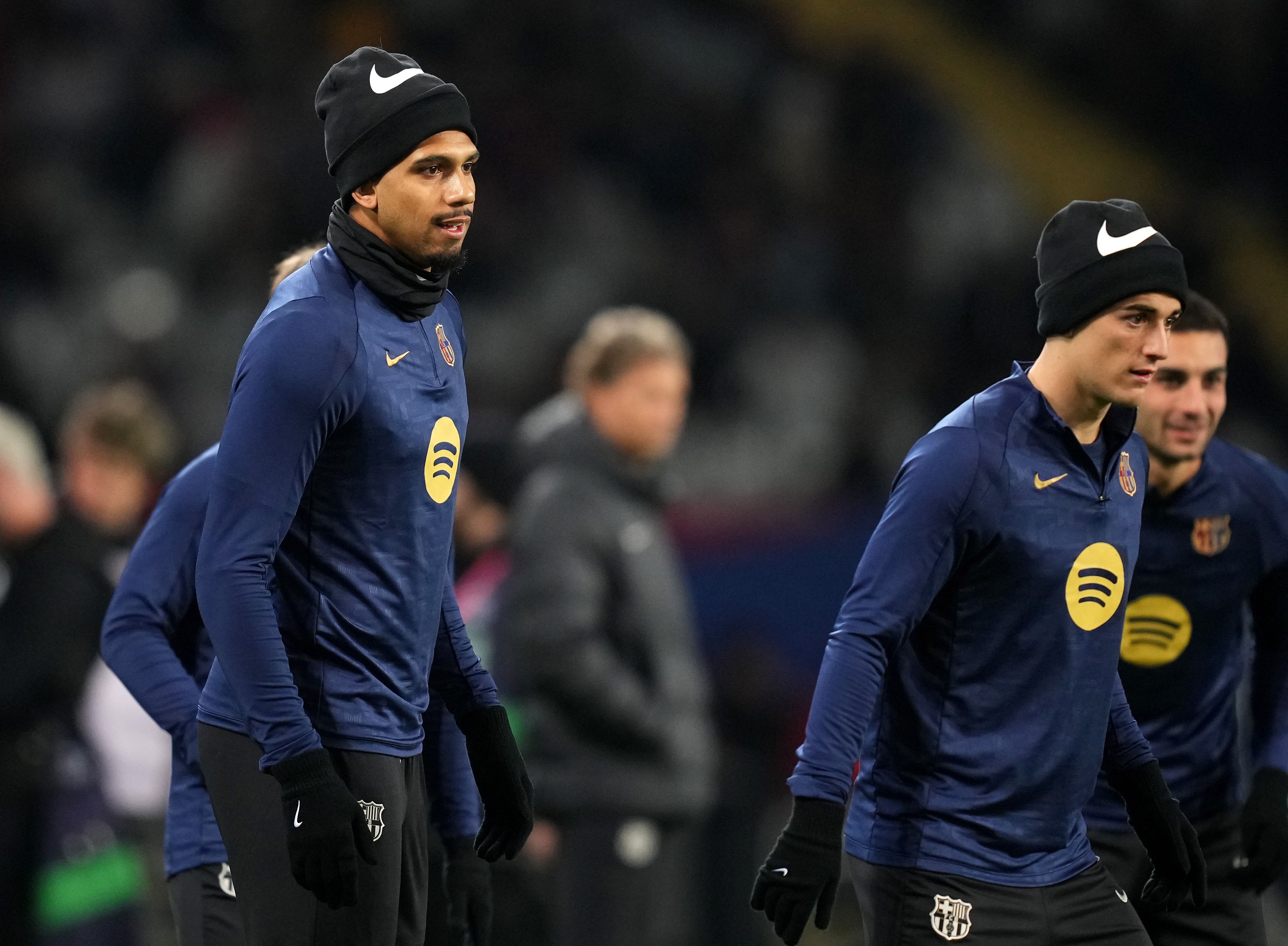Gavi and Ronald Araújo, before Barça-Alavés