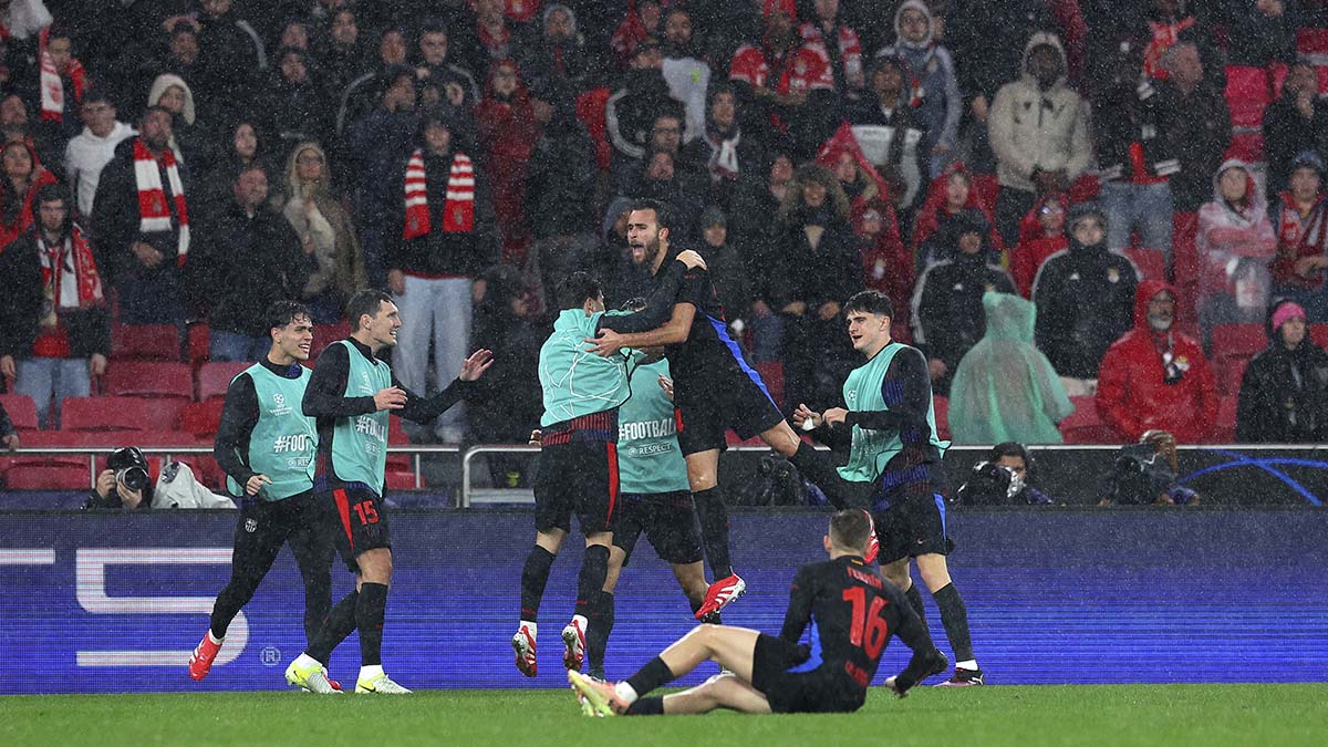Barça players celebrating the comeback against Benfica