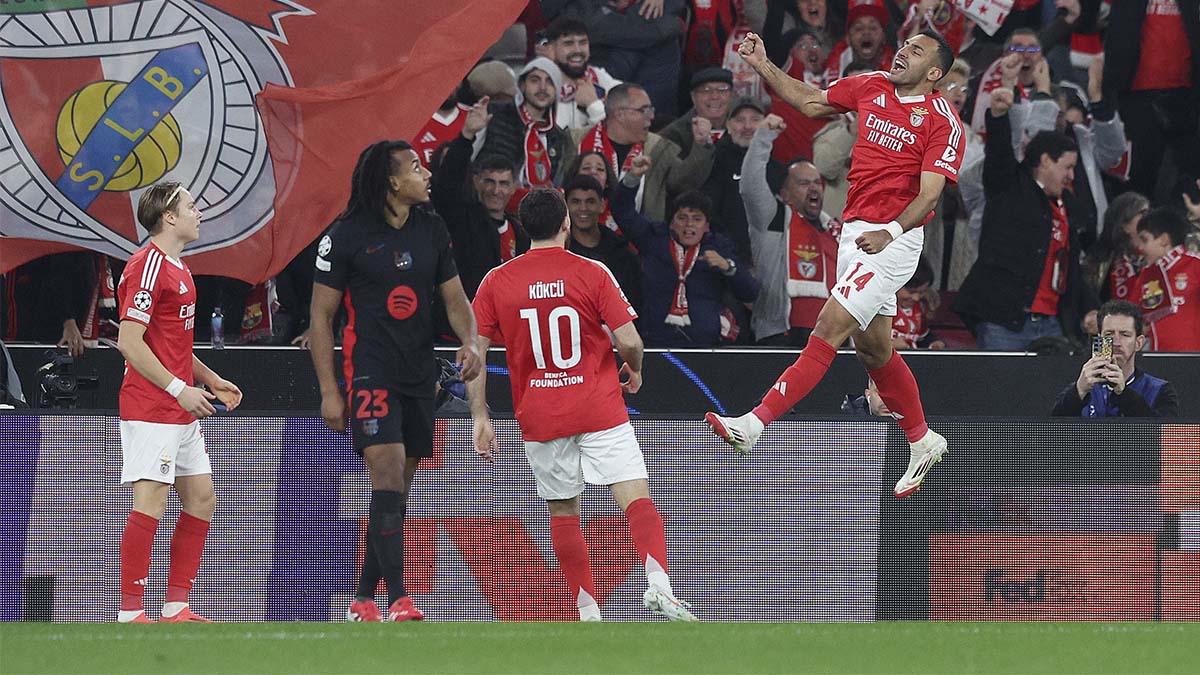 Vangelis Pavlidis, celebrating one of his goals against Barça