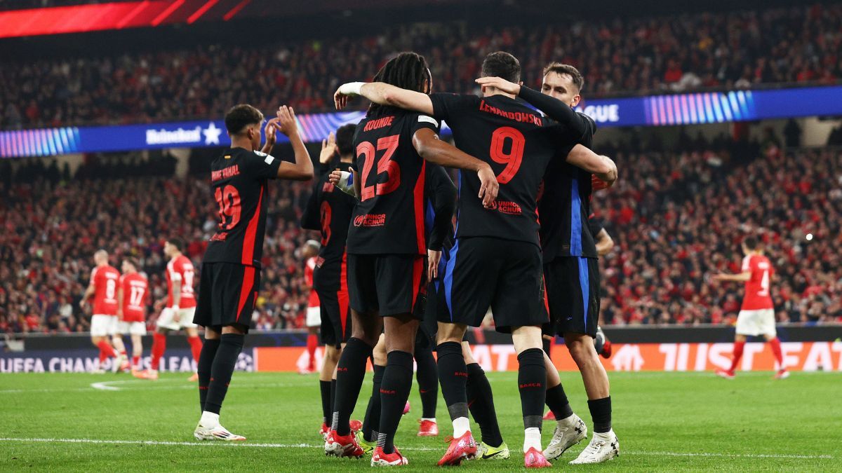 Jugadores del FC Barcelona en el duelo ante el SL Benfica en la UEFA Champions League 2024 25