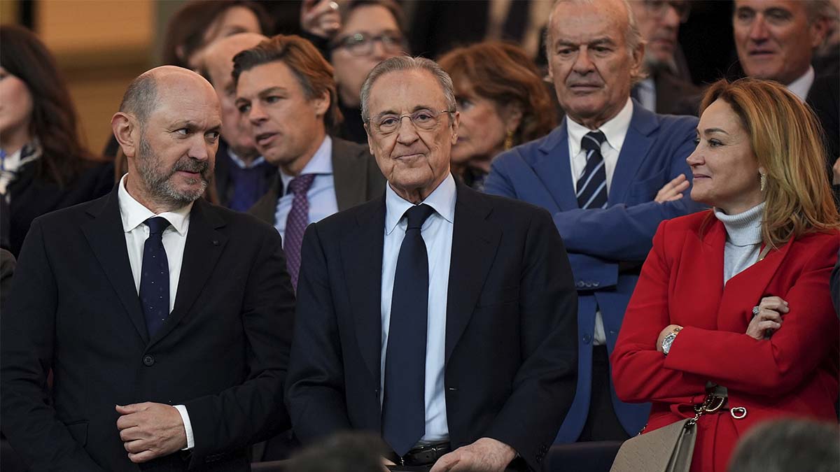 Rafael Louzán, presidente de la RFEF, junto a Florentino Pérez