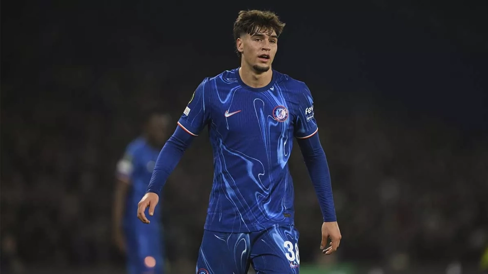 Marc Guiu, en un partido con el Chelsea