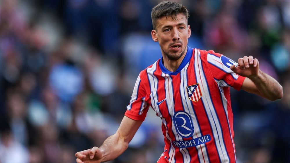 Clément Lenglet disputando un partido con el Atlético de Madrid