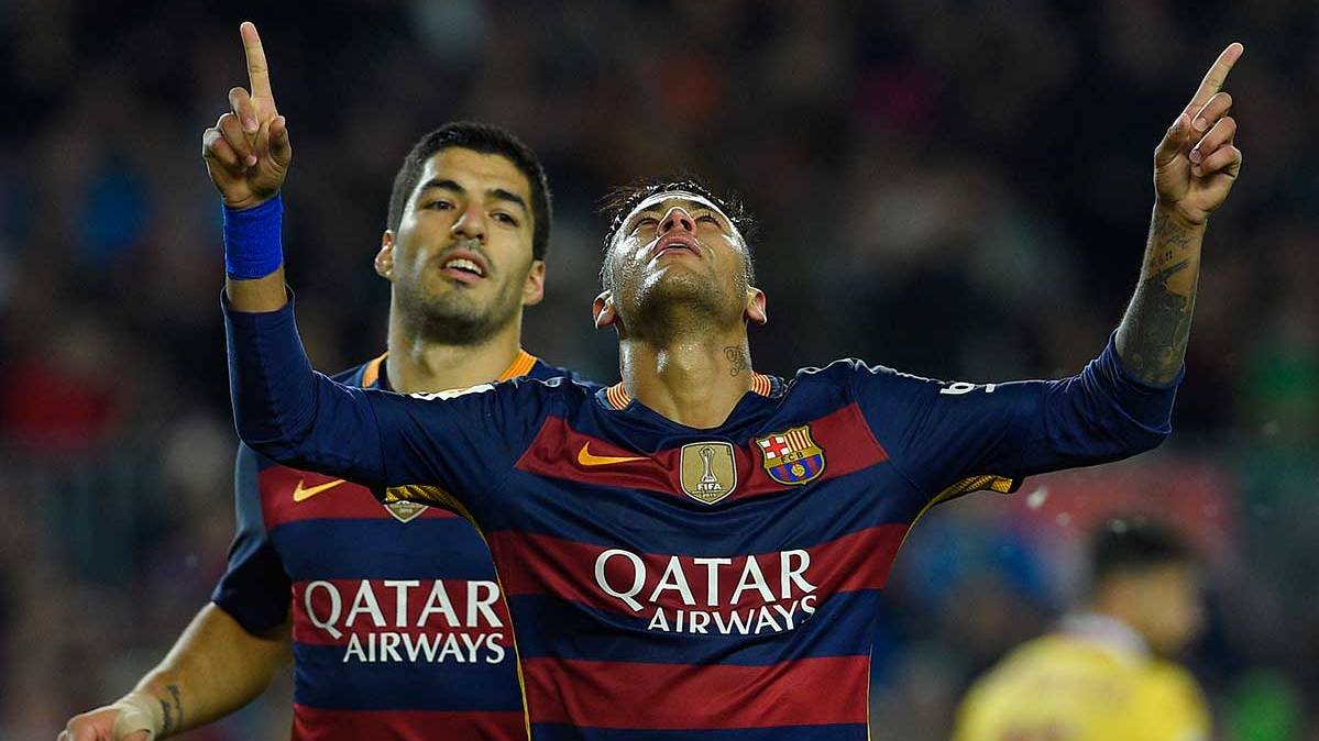 The forward of the FC Barcelona Neymar Júnior received the support of the fans in front of the Sporting of Gijón