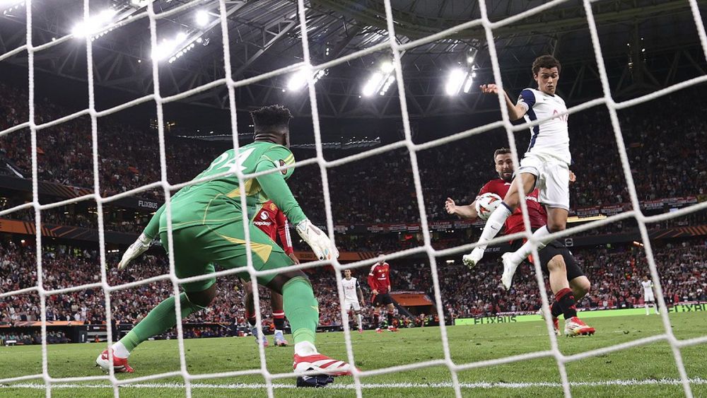 El desvío en Luke Shaw que acabó en el gol del triunfo para el Tottenham (1-0)