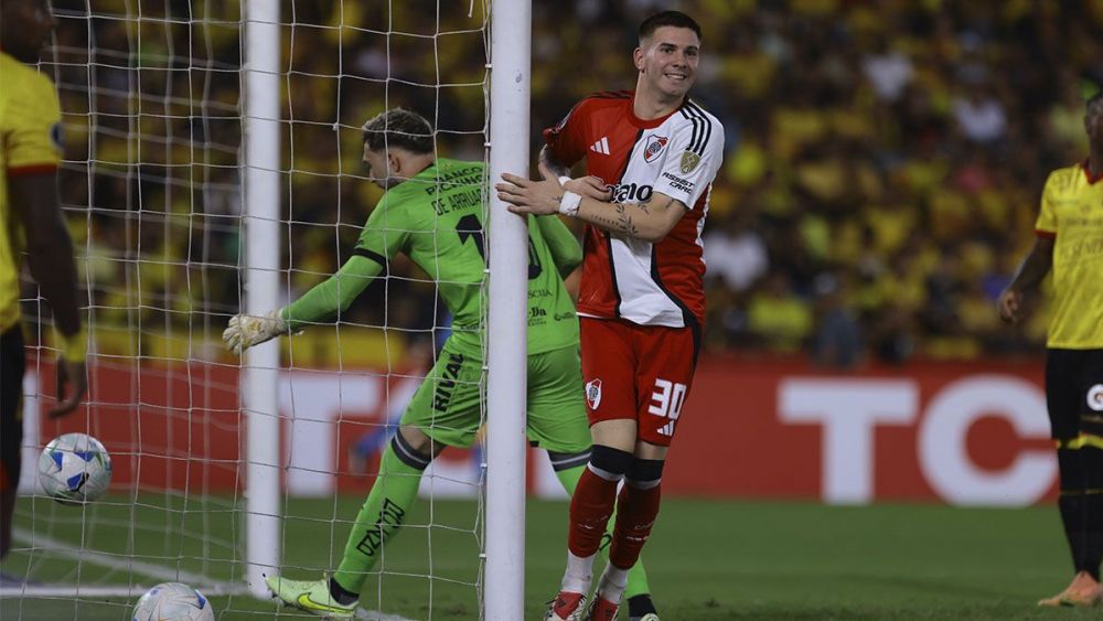 Franco Mastantuono después de anotarle un gol al Barcelona de Guayaquil