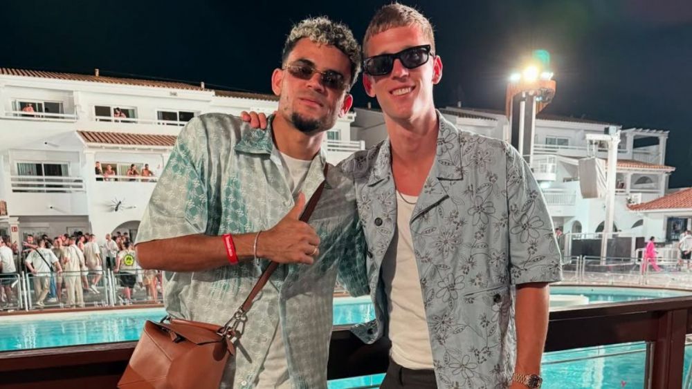 Dani Olmo y Luis Díaz compartiendo en sus vacaciones en Ibiza