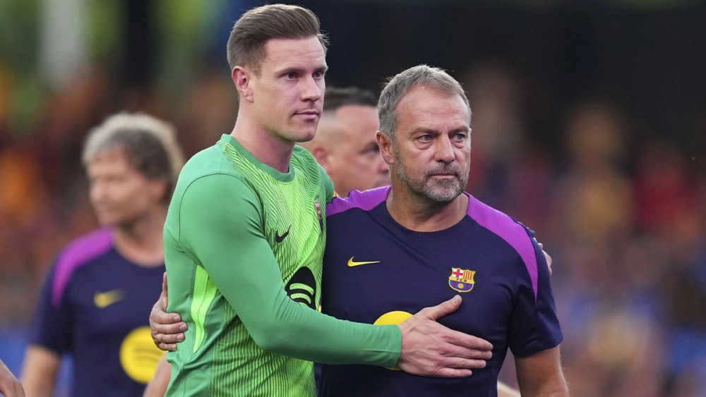 Hansi Flick y Ter Stegen, durante el Trofeo Joan Gamper 2025