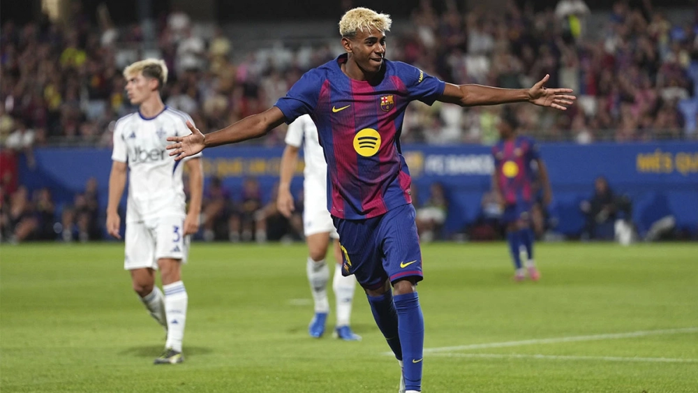 Lamine Yamal, festejando uno de sus goles contra el Como (5-0)