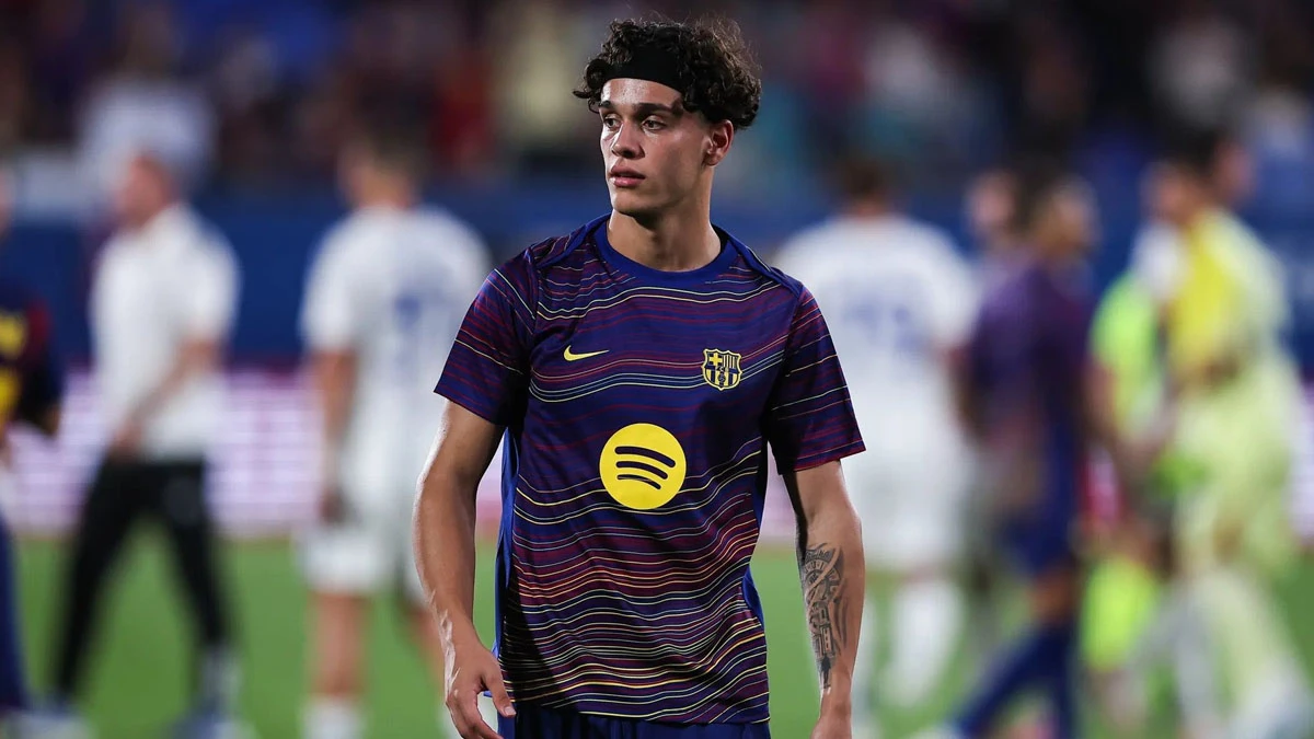 El Barça cede a Héctor Fort al Elche hasta 2026: el lateral busca minutos en Primera