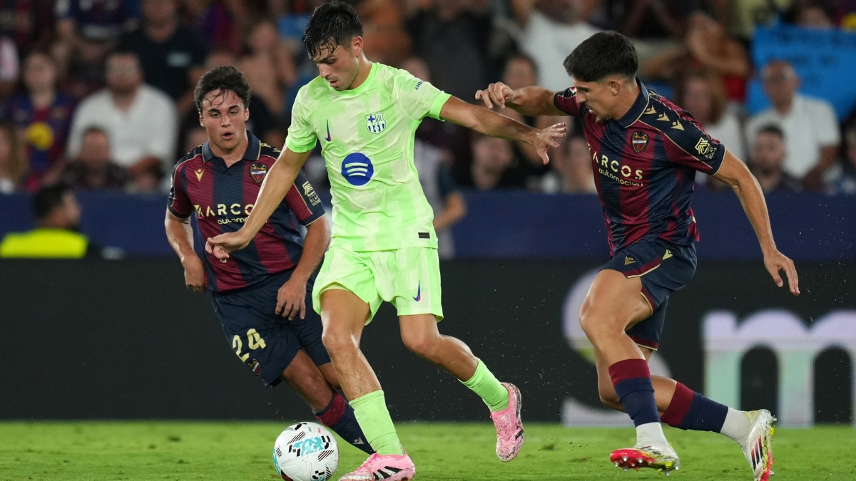 Pedri agiganta su figura en el Barça: Golazo 'infernal' y partidazo ante el Levante