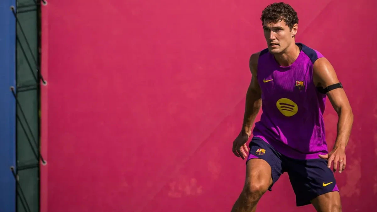 Christensen vuelve con la selección danesa mientras espera renovar con el Barça