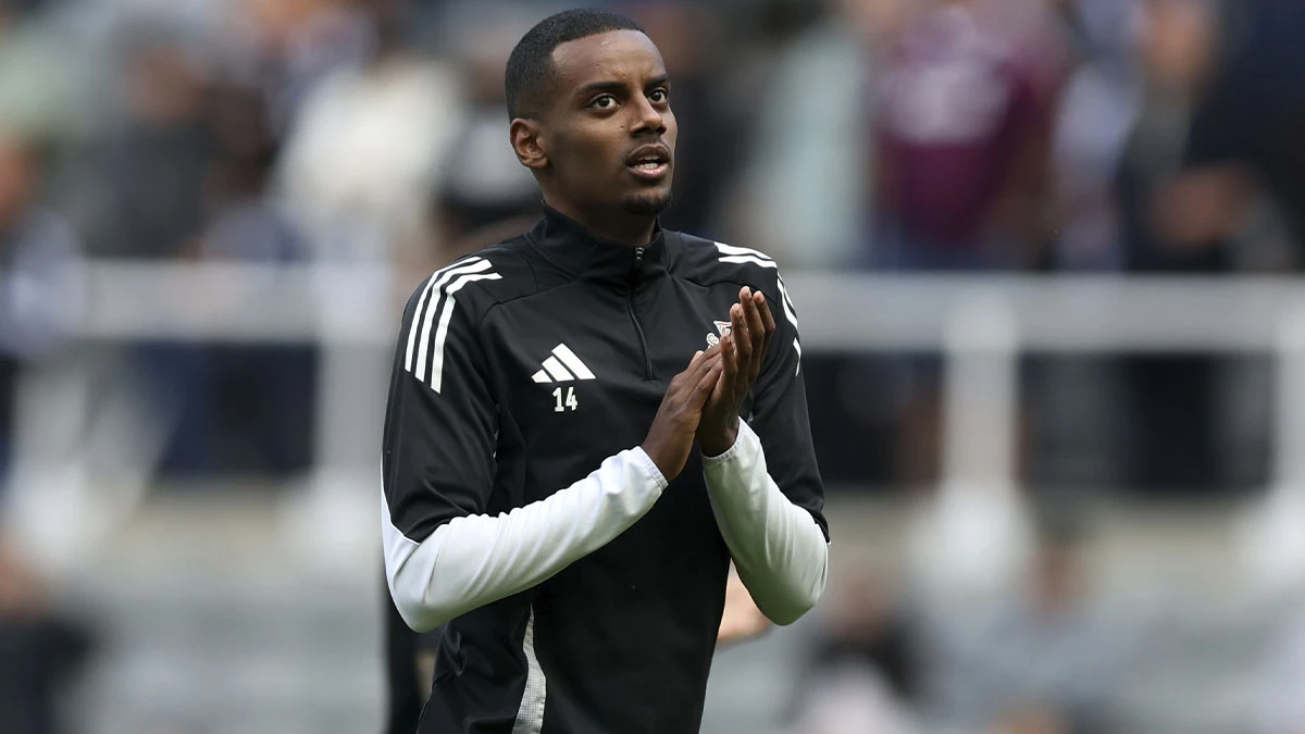 El Newcastle se niega a perder a Isak: El Liverpool contraataca