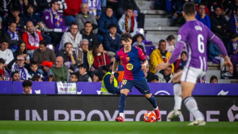 Dani Rodríguez en su debut con el FC Barcelona ante el Real Valladolid en LaLiga 24/25