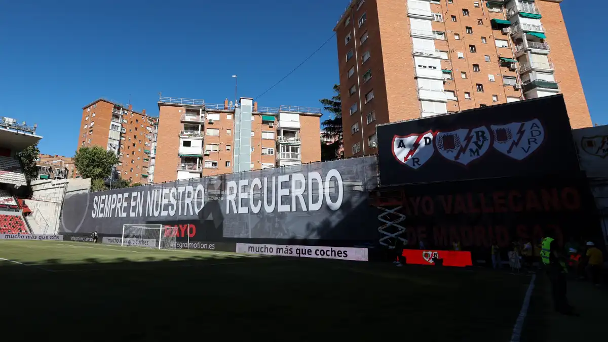 El césped de Vallecas, la gran preocupación antes del Rayo-Barça
