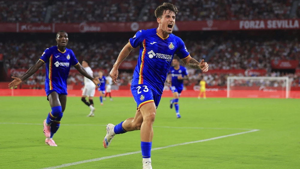 Adrián Liso festejando un gol ante el Sevilla