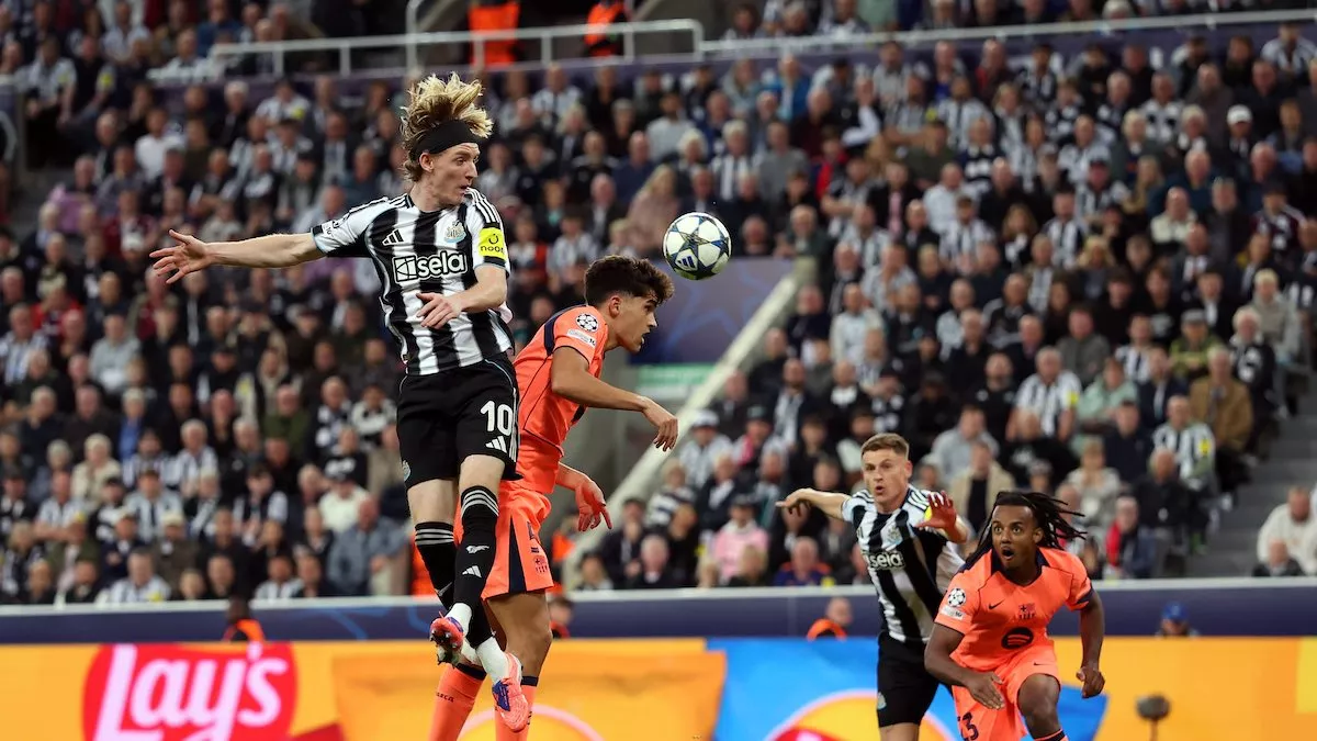 Pau Cubarsí, seria duda del FC Barcelona ante el Getafe por molestias en la rodilla