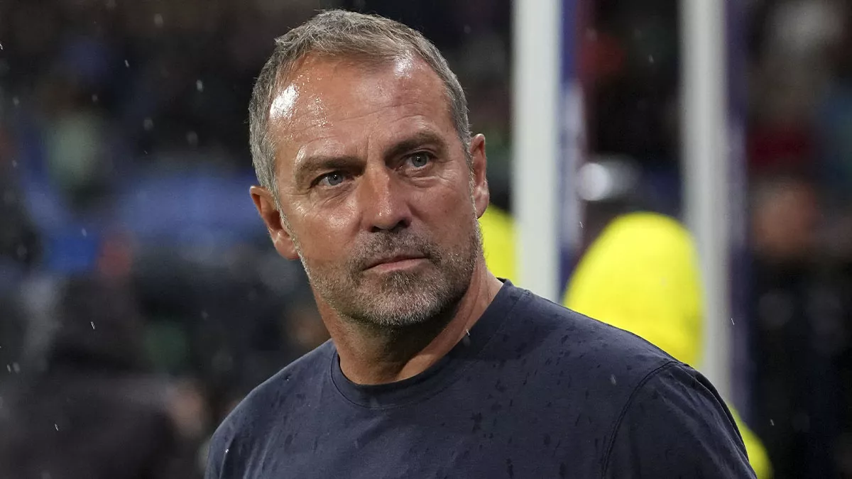 Hansi Flick explica la suplencia de Rashford y espera el parte médico de Fermín