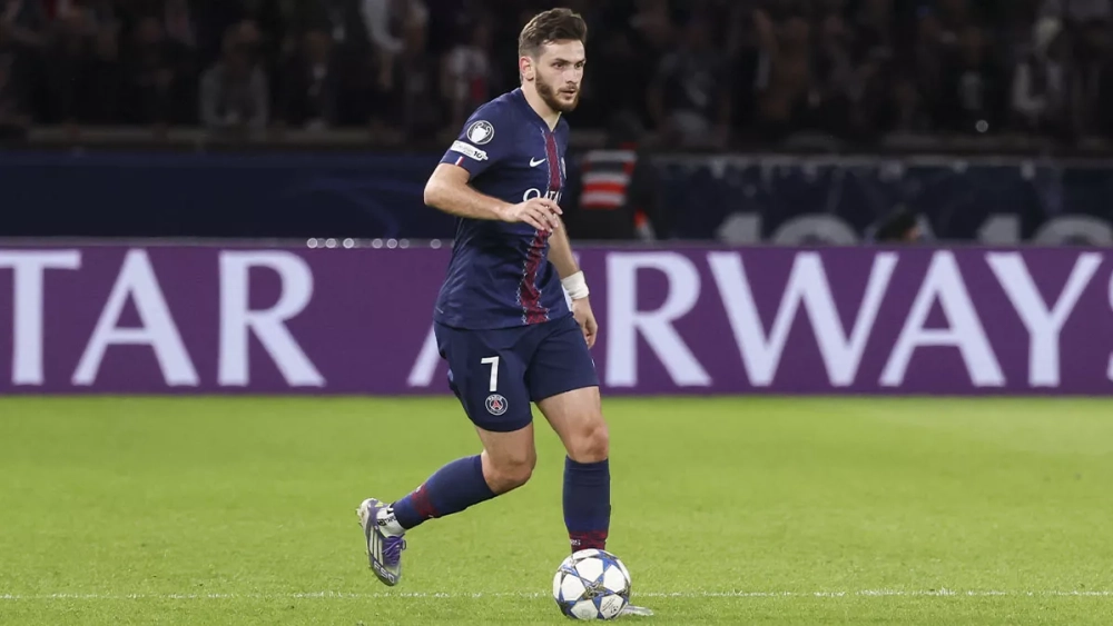 Khvicha Kvaratskhelia durante el PSG-Atalanta de Champions (4-0)