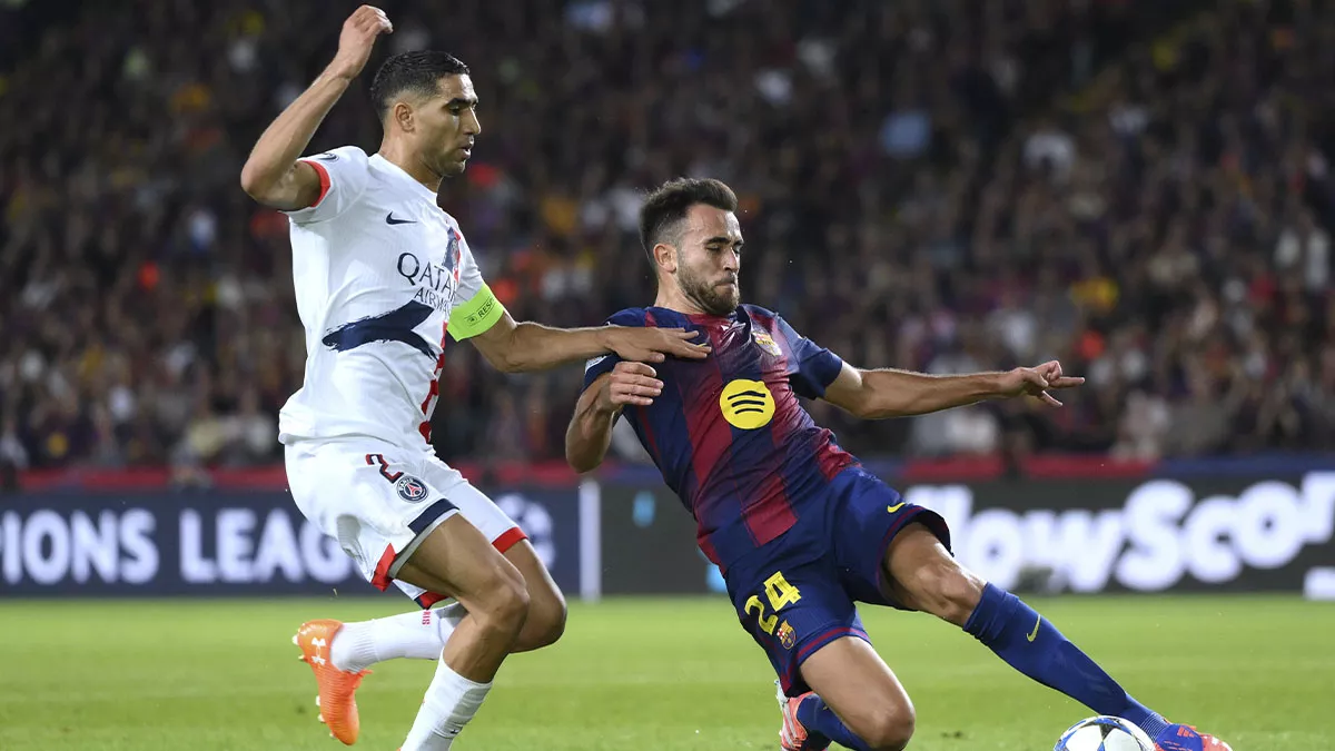 Eric García y Achraf Hakimi durante el Barça-PSG (1-2)