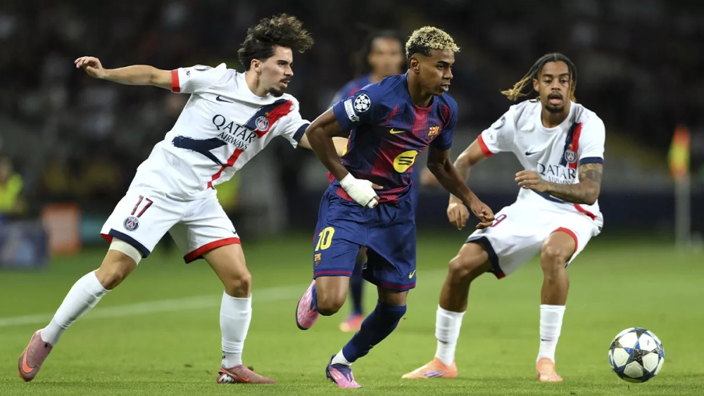 Lamine Yamal durante el Barça-PSG (1-2)