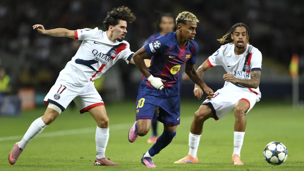 Lamine Yamal durante el Barça-PSG (1-2)