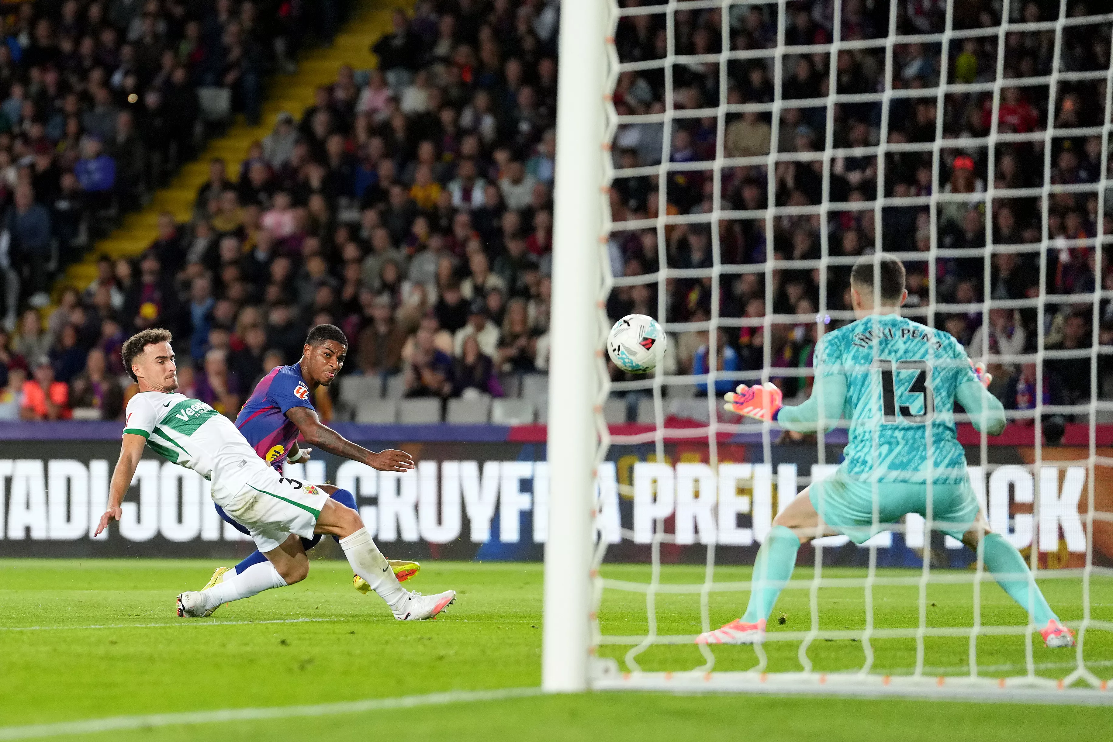 Barcelona 3-1 Elche: los de Flick no fallan en Montjuïc y recuperan el 2° puesto en LaLiga