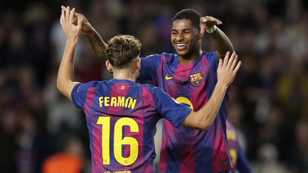 Ferrmín López y Marcus Rashford celebrando el tercer gol del Barça
