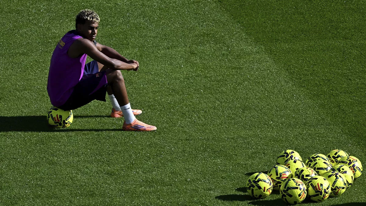 Lamine Yamal regresa a Barcelona para continuar su tratamiento contra la pubalgia