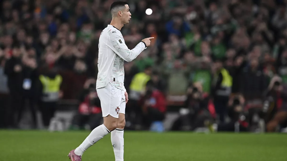 Cristiano Ronaldo enloquece en Irlanda: expulsión y Mundial en riesgo