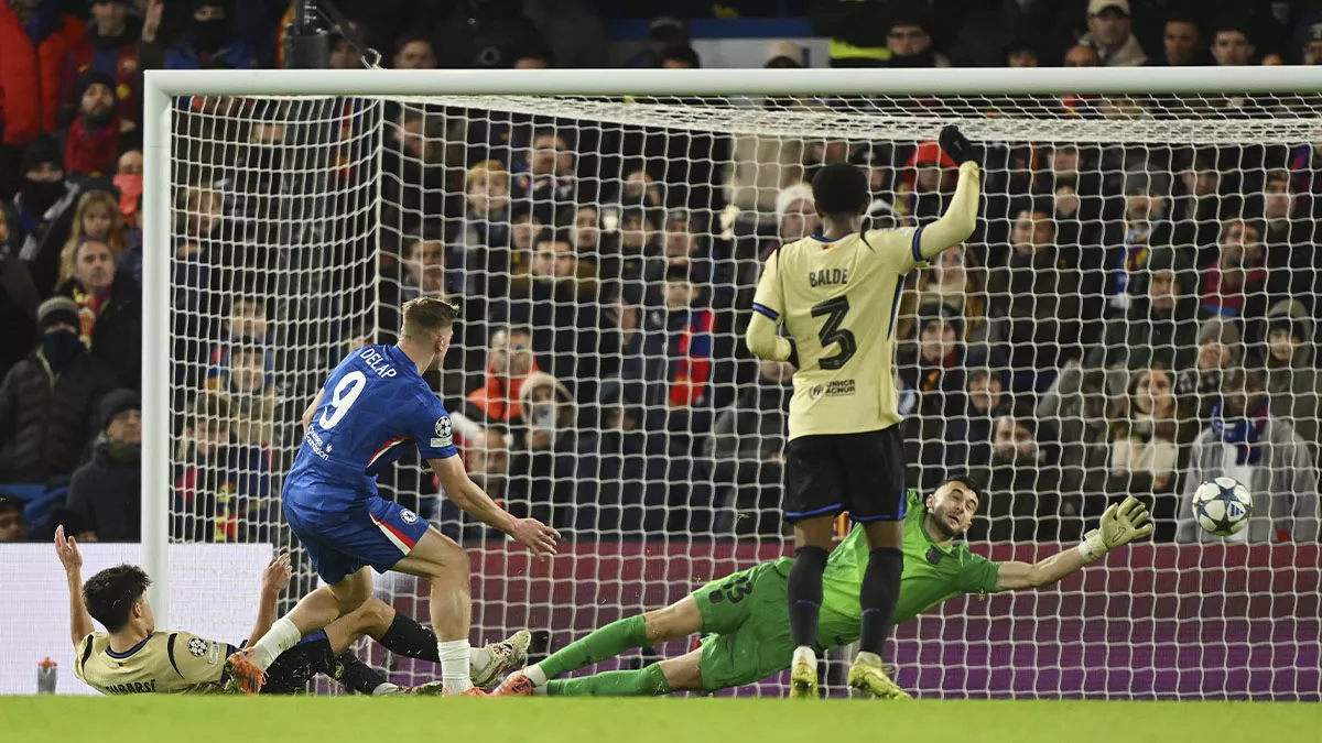 Un Barcelona desdibujado y en inferioridad cae goleado ante el Chelsea (3-0)