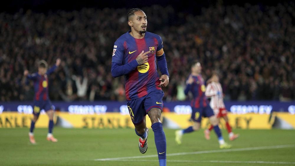 Raphinha breaks his LaLiga drought with a screamer against Atlético Raphinha breaks his LaLiga drought with a screamer against Atlético