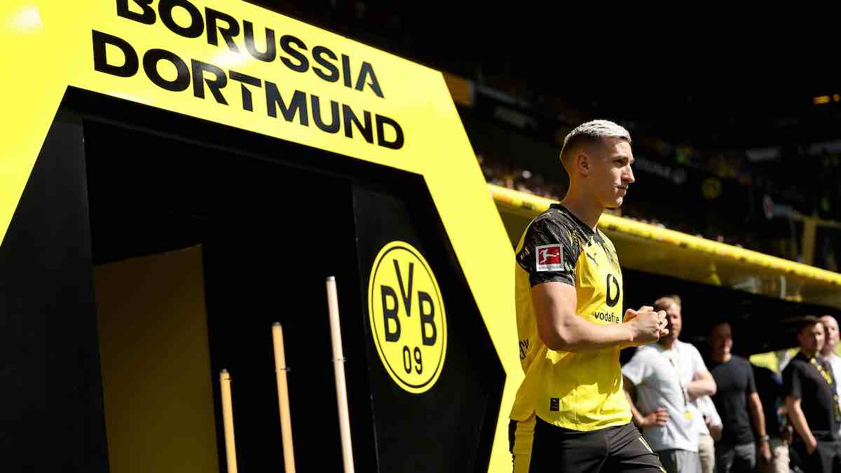 Schlotterbeck estalla en Dortmund y dispara los rumores de salida ¿al Barcelona? Schlotterbeck estalla en Dortmund y dispara los rumores de salida ¿al Barcelona?