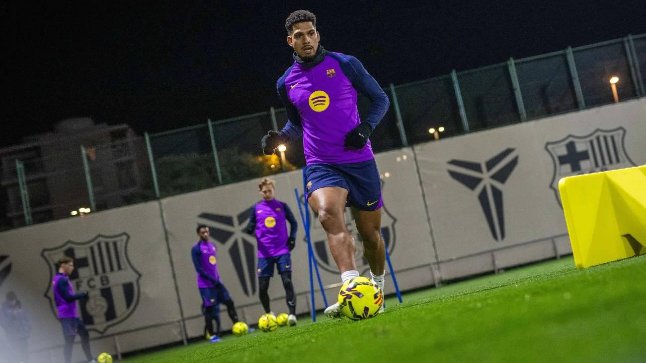 Ronald Araujo no estará disponible ante Espanyol y apunta a la Supercopa