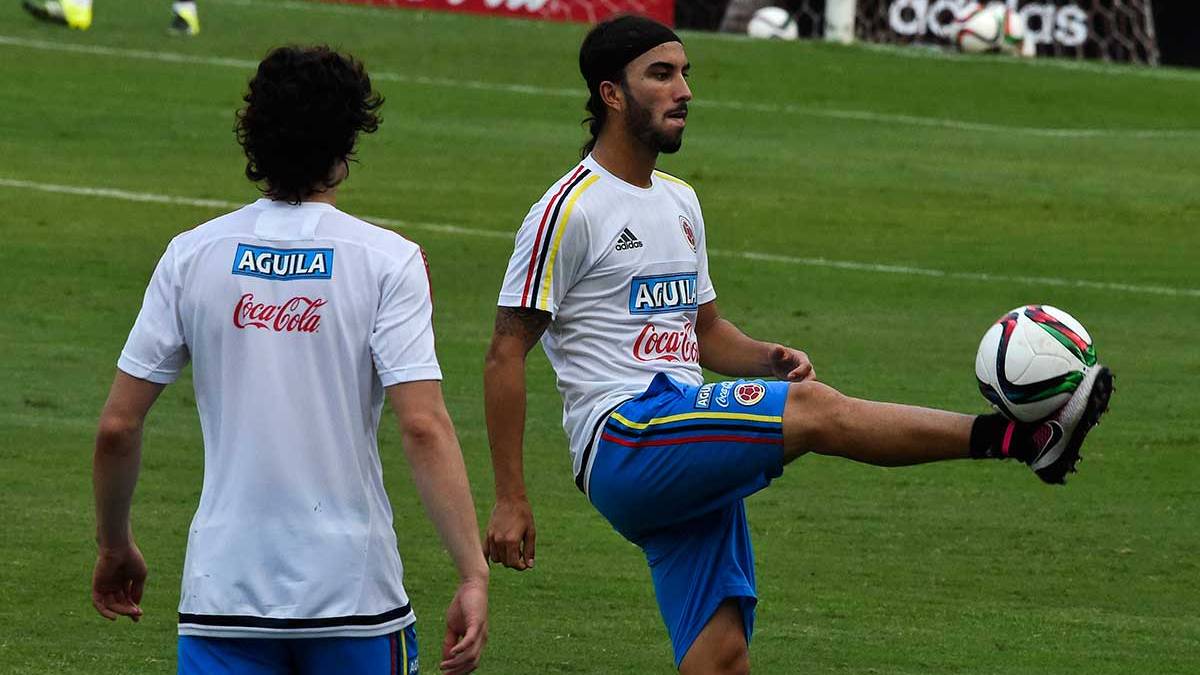 Sebastián Pérez, in a training with Colombia