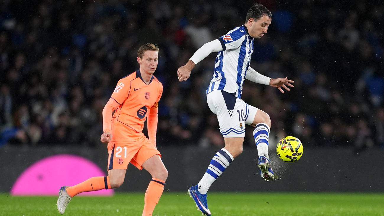 Frenkie de Jong estalla contra Gil Manzano: "no se puede comportar así"