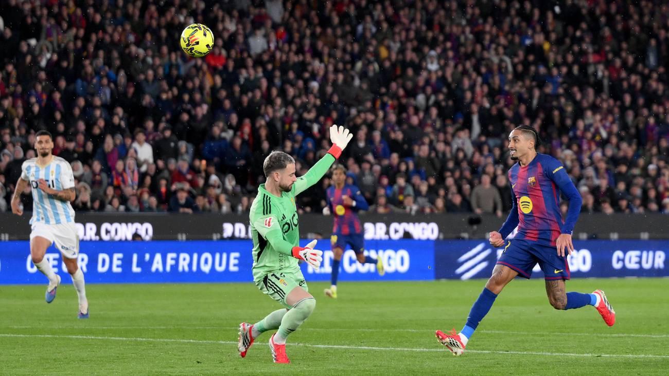 Raphinha festejó su duodécimo gol de la 25/26 ante el Oviedo
