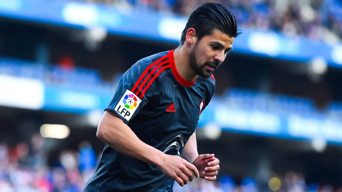 Nolito, heating before a party of League BBVA