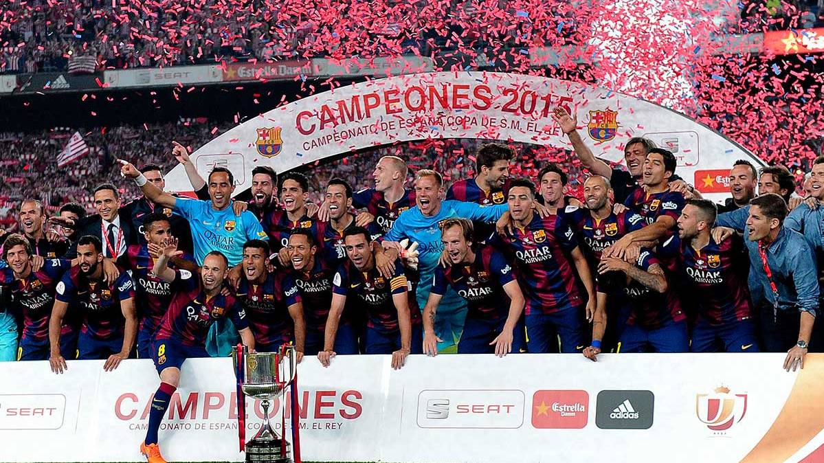 Los jugadores del FC Barcelona celebran la consecución de la Copa del Rey la pasada ampaña 2014-2015