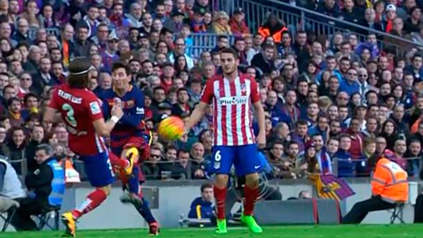 The side of the athletic of madrid made an aggression on the knee of read messi of red direct