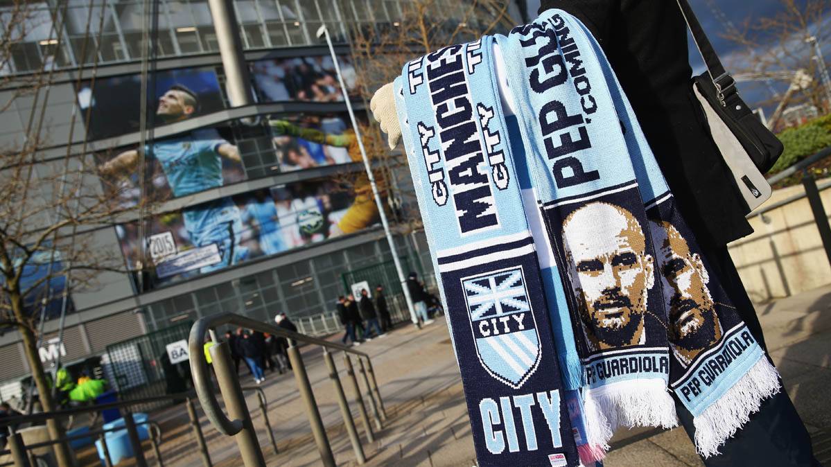 Pep Guardiola already is in the scarves of the Etihad Stadium