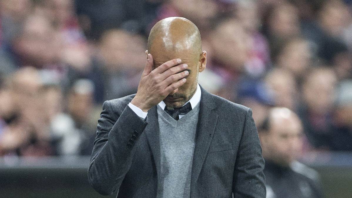 Pep Guardiola, lamentando una ocasión fallada del Bayern Múnich