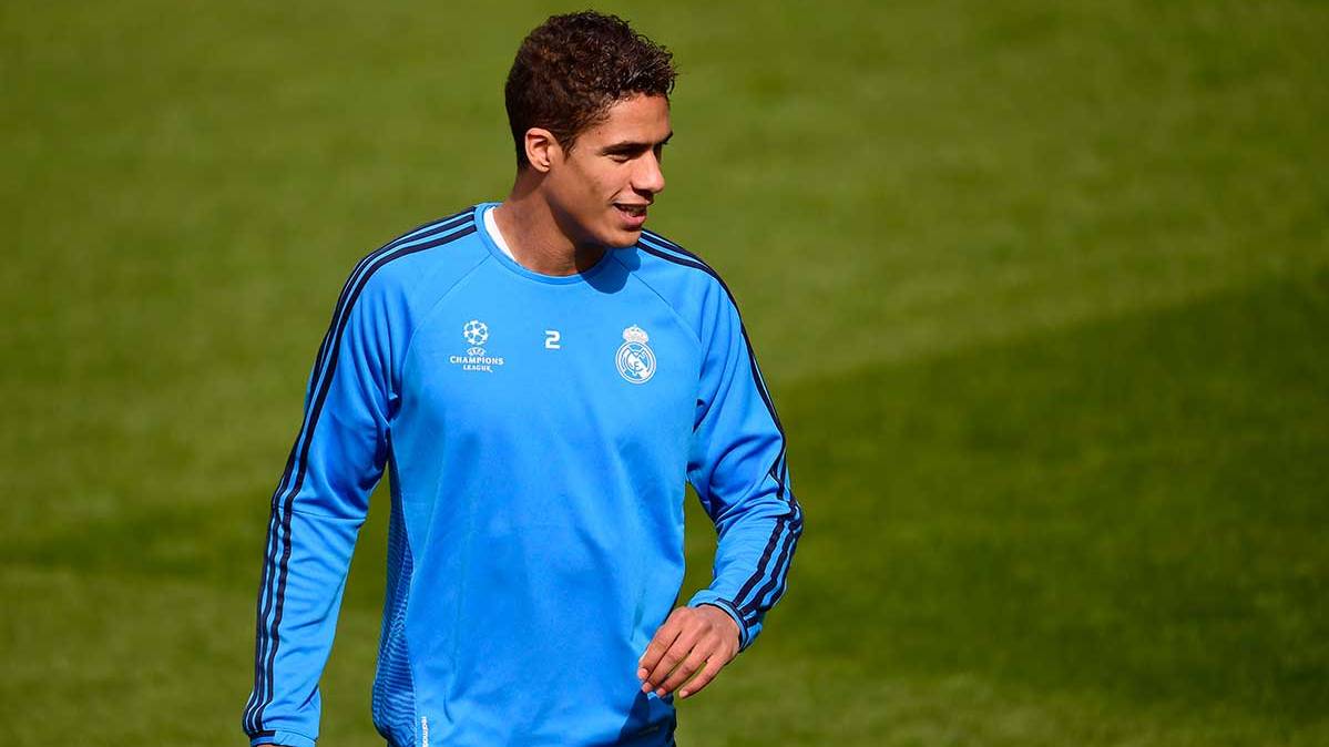 The central of the Real Madrid Raphael Varane  lesionó and peligra for the final of Champions