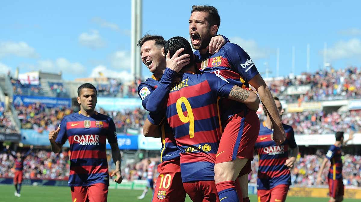 Luis Suárez celebra el gol del FC Barcelona frente al Granada