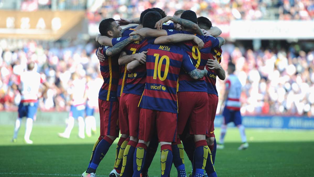 El FC Barcelona, celebrando el título de Liga en Los Cármenes