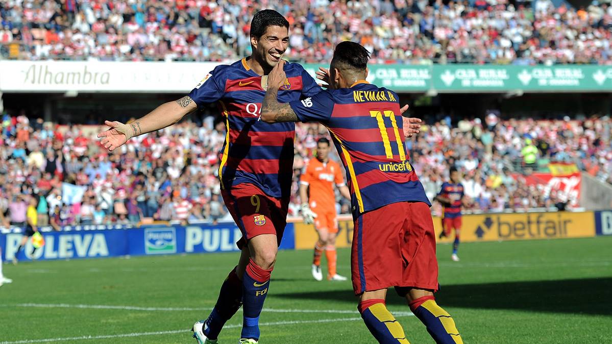 Luis Suárez, celebrando uno de los goles marcados en Granada