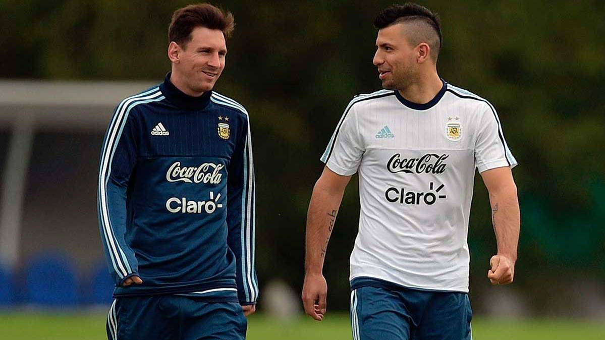 Leo Messi and Sergio Agüero in a training of the selection of Argentina