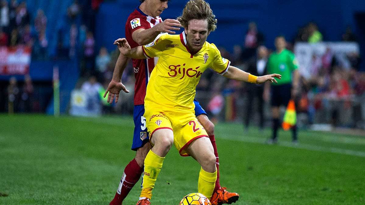 Alen Halilovic en un partido con el Sporting de Gijón esta 2015-2016