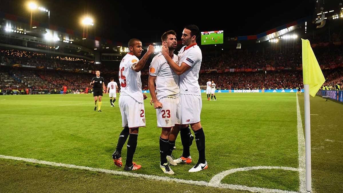 Koke celebra su primer gol con el Sevilla frente al Liverpool