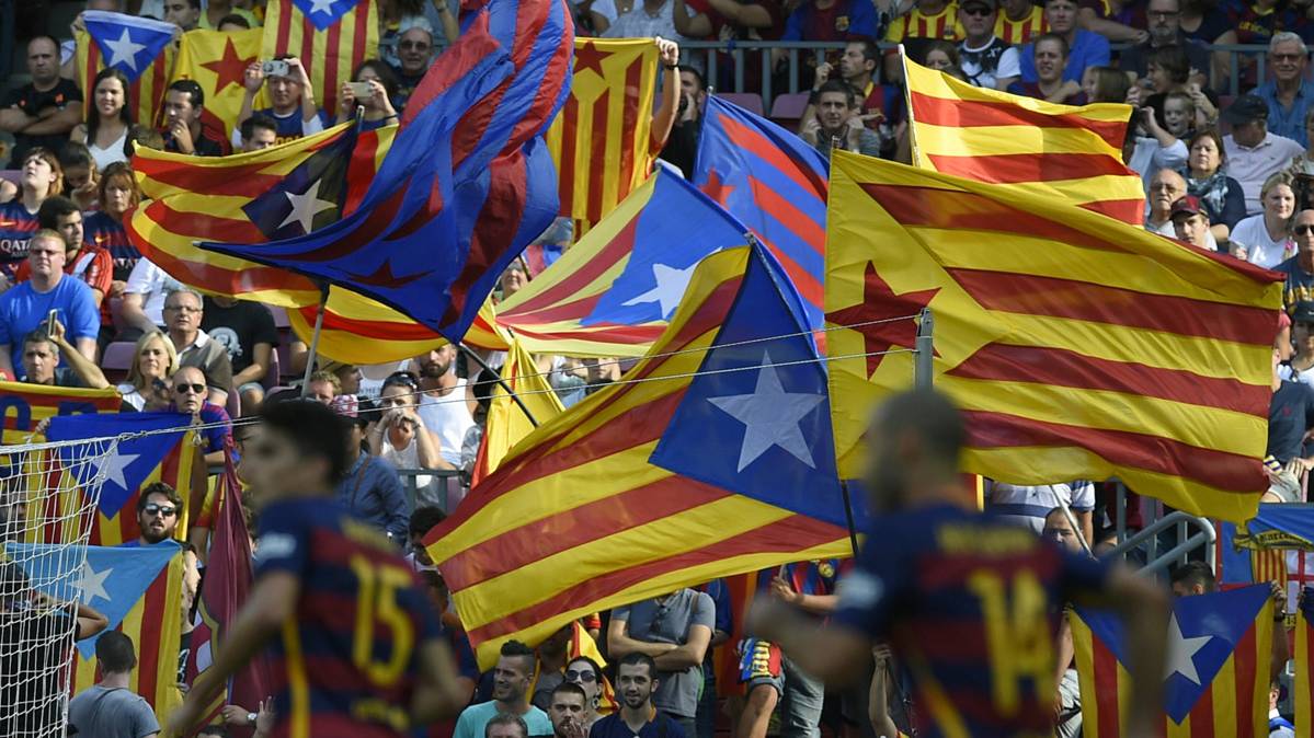 Esteladas en el Camp Nou durante el Barça-Las Palmas
